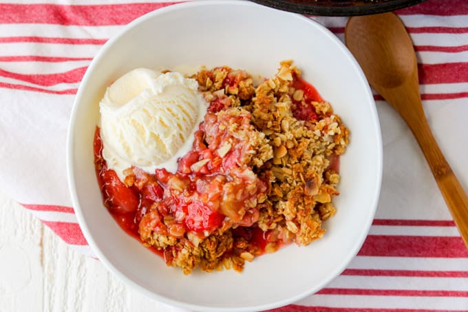 Easy Skillet Strawberry Rhubarb Crisp 