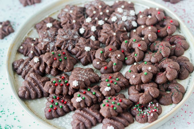 Easy Spritz cookies made of chocolate.