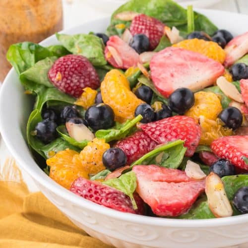 spinach and mandarin orange salad with poppy seed dressing Sweet Spinach Salad with Mandarin Oranges and Poppyseed Dressing