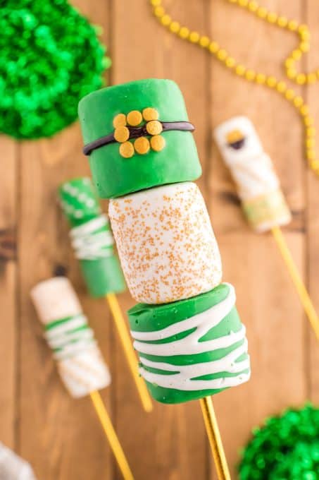 Decorated St. Patrick's Day Marshmallow Pops.