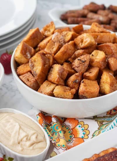 A bowl of French Toast cubes.