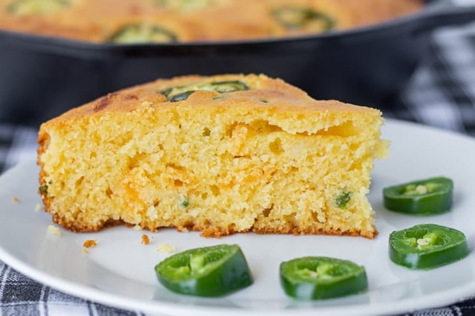 https://www.365daysofbakingandmore.com/wp-content/uploads/2022/06/Skillet-Jalapeno-Cornbread-FEATURE.jpg