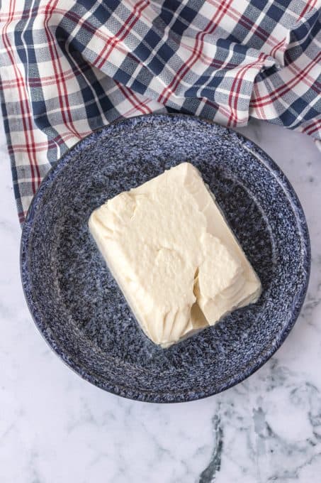 A block of silken tofu or soft tofu. Also known as Japanese-style tofu.