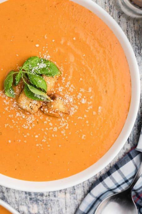 An Instant Pot version of creamy tomato soup.