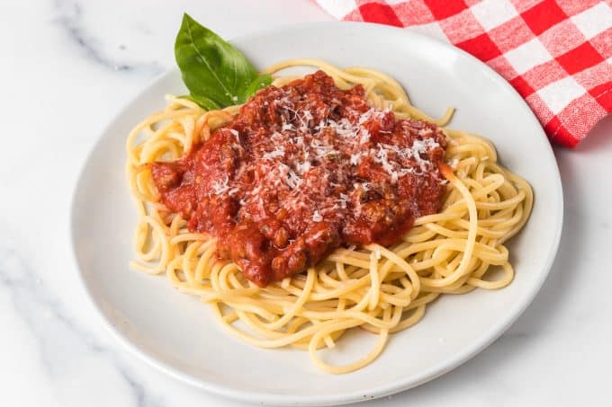 Spaghetti sauce with meat.