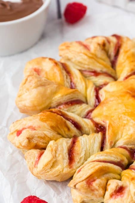 Puff pastry filled with raspberries and jam.