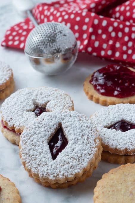 Linzer Cookies