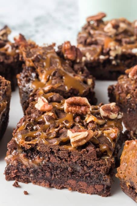Pecans, caramel, and chocolate. in an easy bar dessert.