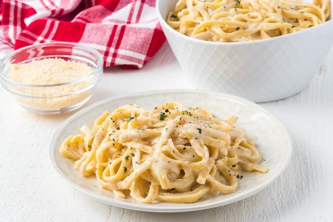 Creamy Garlic Fettuccine Alfredo