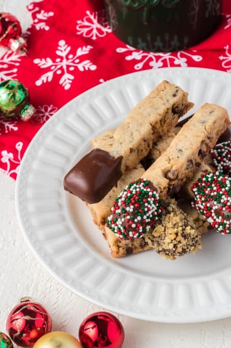 Cookies with walnuts and chocolate chips.