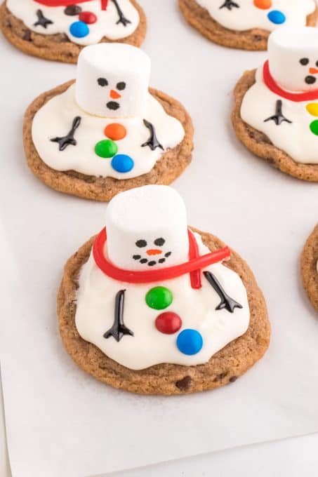 Cookies that look like snowmen melting.