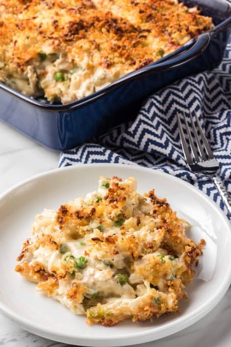 Alfredo casserole with chicken.