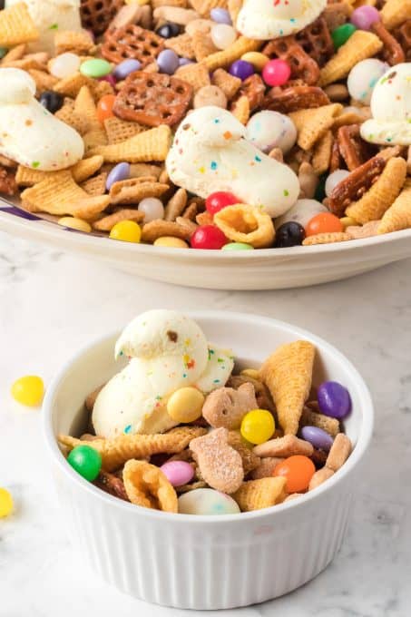 A sweet and salty snack mix that's perfect for Easter.