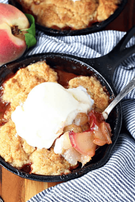 Old Fashioned Peach Cobbler - Let's Dish Recipes | Easy Meal Plan Sunday {Week 57}
