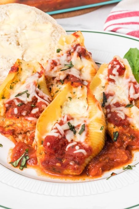 Stuffed cheese shells with chicken.
