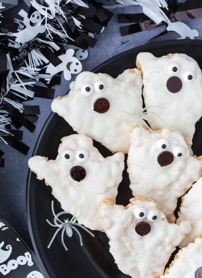 Halloween Ghosts Rice Krispie Treats.