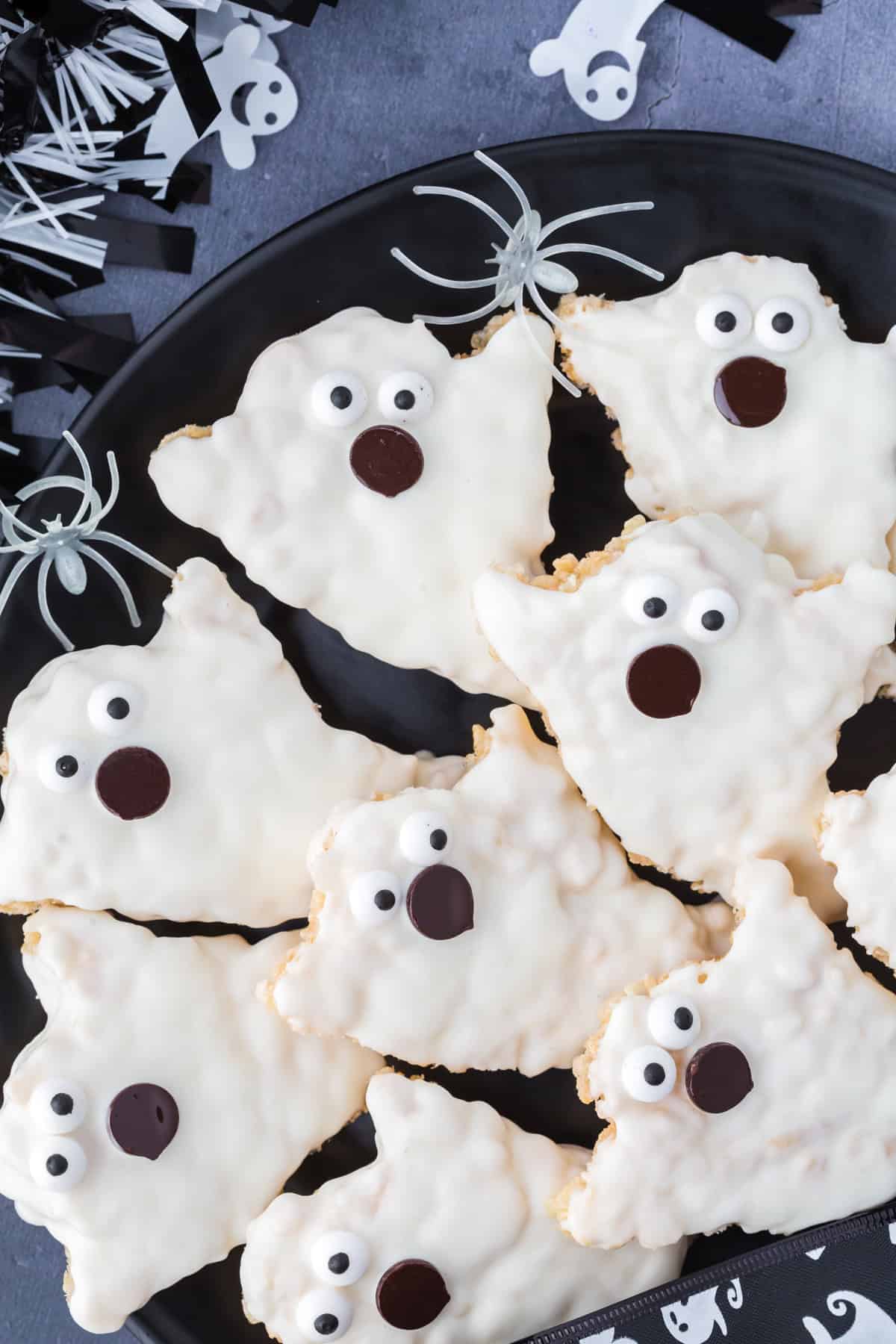 Halloween Ghosts Rice Krispie Treats.